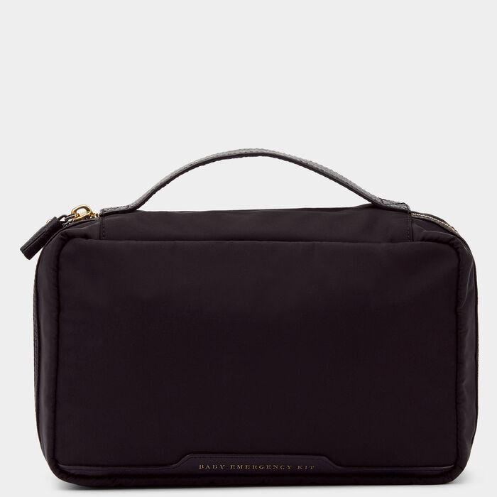 ベビー エマージェンシー キット -

                  
                    Recycled Nylon with PU in Black -
                  

                  Anya Hindmarch JP
