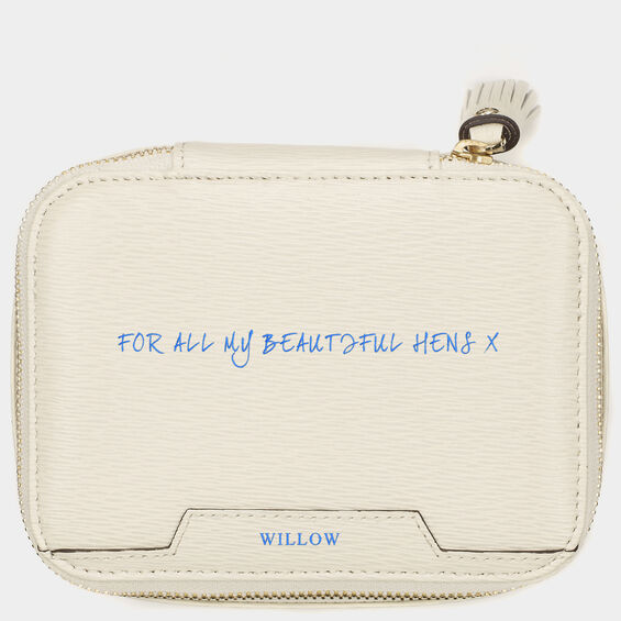 ビスポーク キープセイク ボックス ミディアム -

                  
                    Capra in Bone -
                  

                  Anya Hindmarch JP
